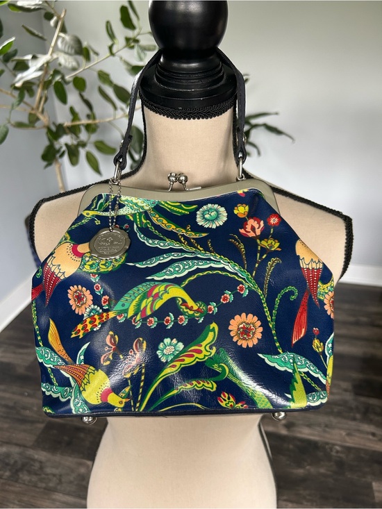 Patricia Nash Handbags - Patricia Nash Navy Birds of Paradise Kisslock Frame Bag